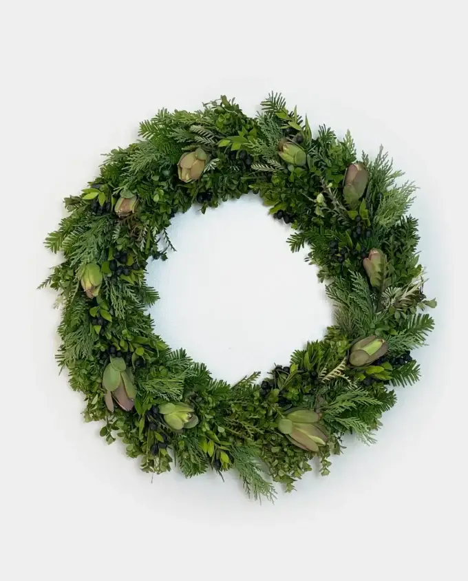 boxwood-leucadendron-wreath