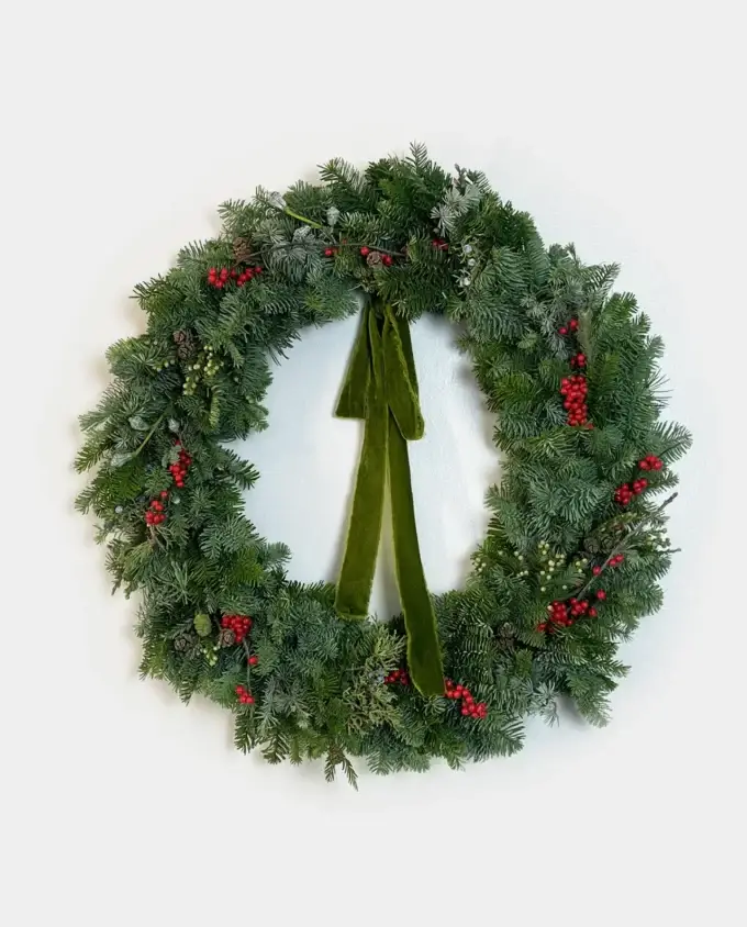 noble-fir-berries-wreath-moss-bow