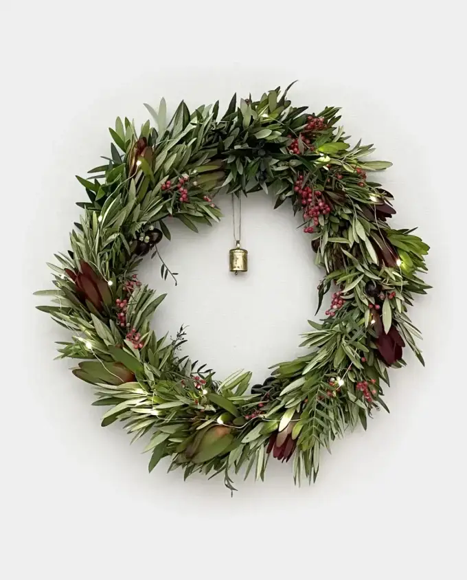 olive-pepperberry-wreath-w-lights-bell